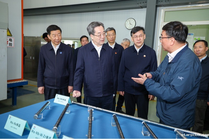 丁薛祥在陕西调研并主持召开座谈会时强调：坚定发展信心 强化创新驱动 推动高质量发展行稳致远